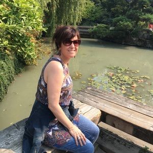 Meet your Posher, Monia